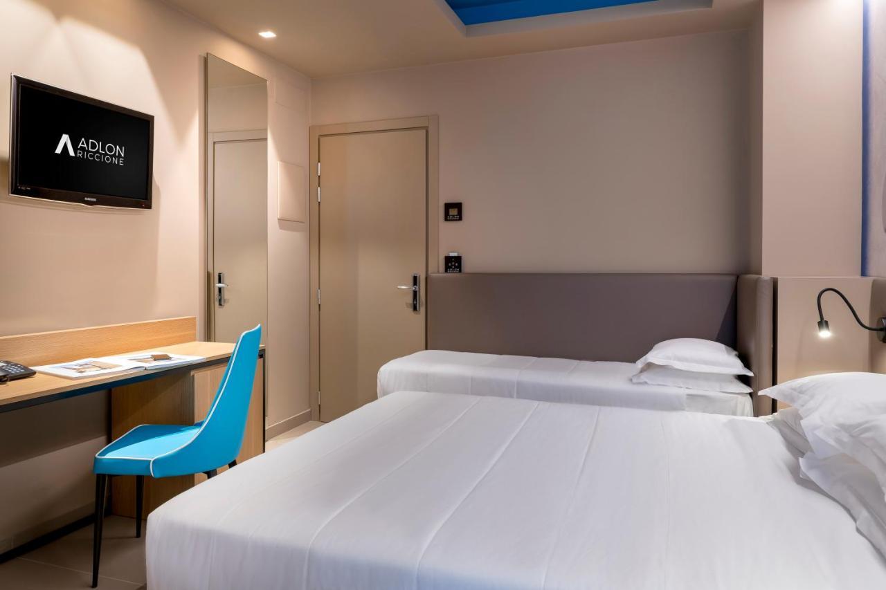 Hotel Adlon - Fronte Mare Riccione Esterno foto