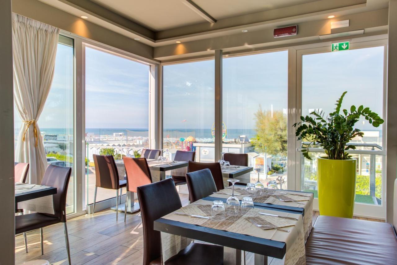 Hotel Adlon - Fronte Mare Riccione Esterno foto