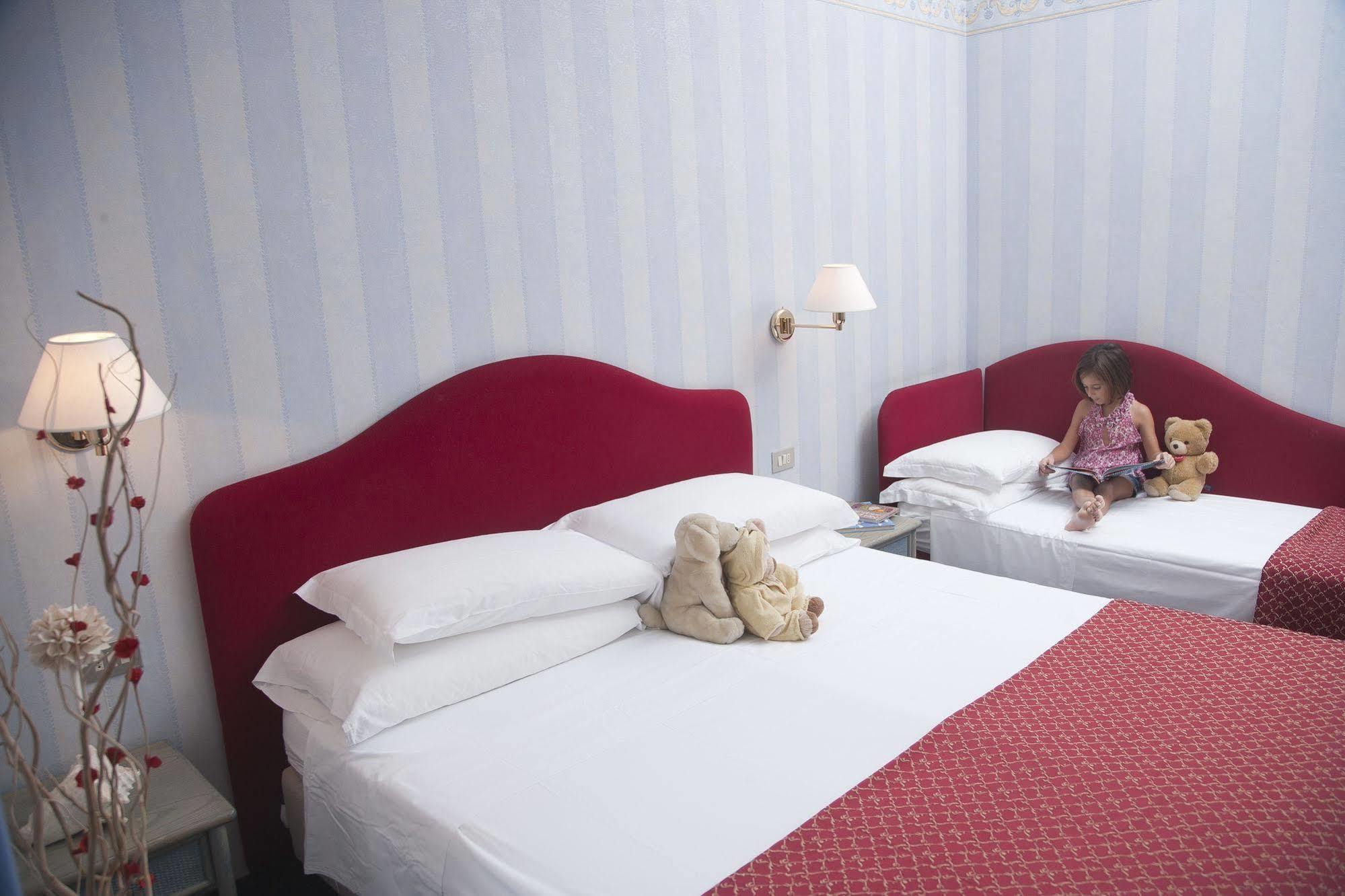 Hotel Adlon - Fronte Mare Riccione Esterno foto
