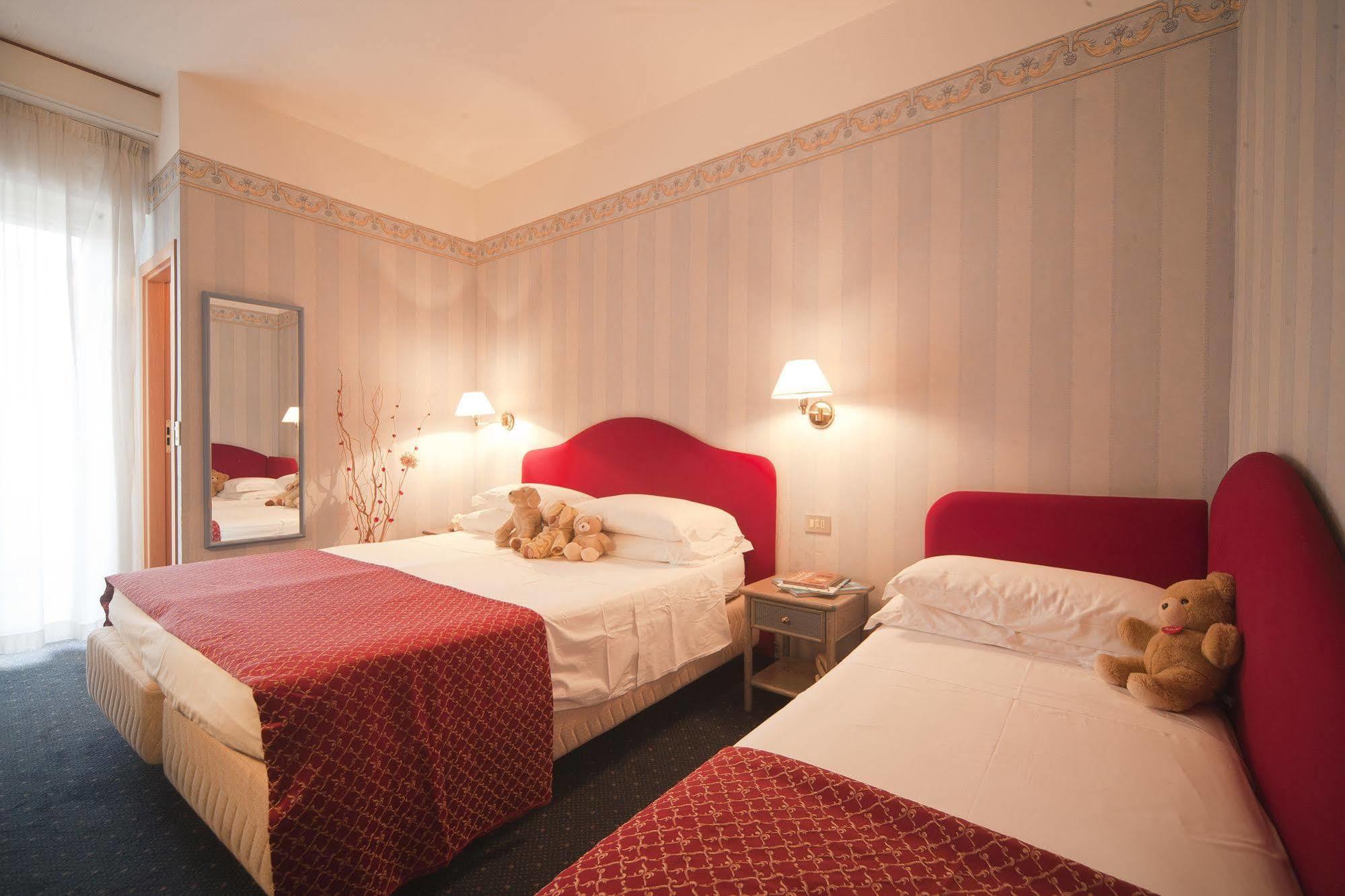 Hotel Adlon - Fronte Mare Riccione Esterno foto